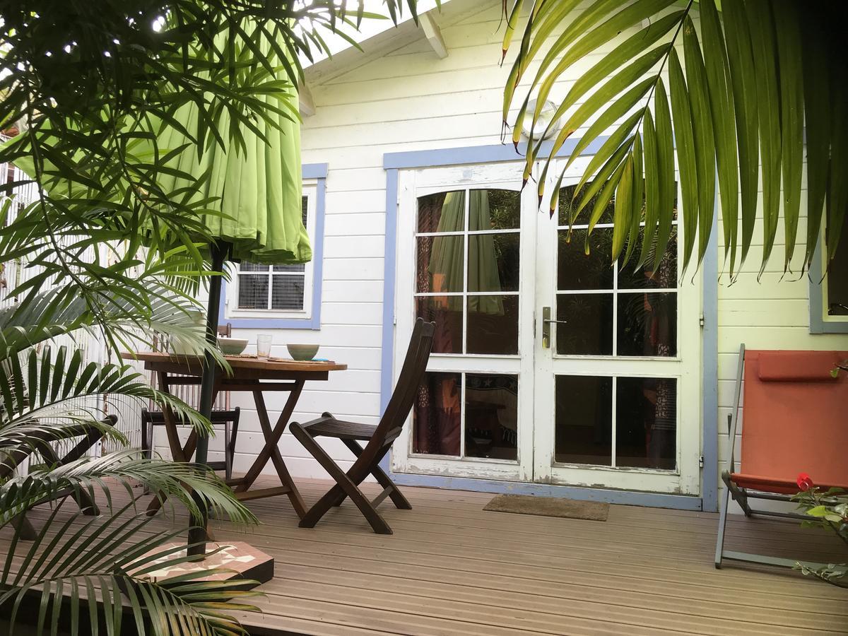 Bungalow Meuble Pres Du Lagon ลาซาลีน เลอแบ็ง ภายนอก รูปภาพ