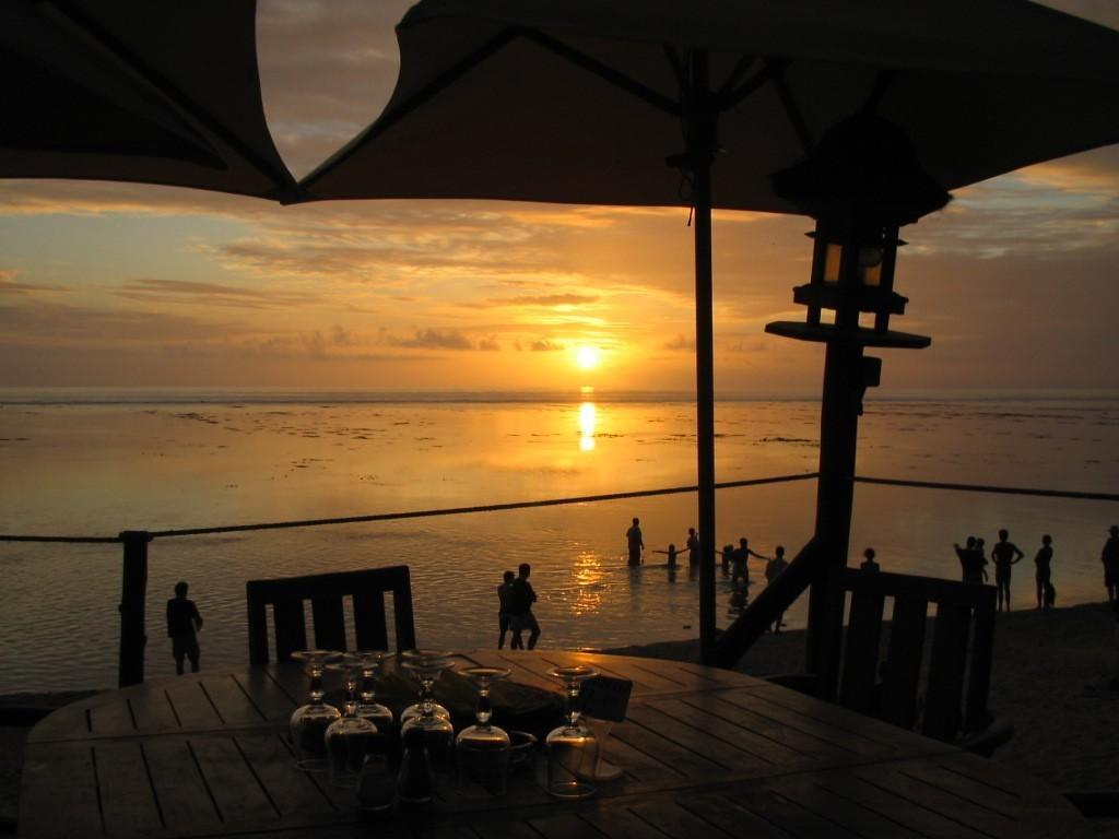 Bungalow Meuble Pres Du Lagon ลาซาลีน เลอแบ็ง ภายนอก รูปภาพ