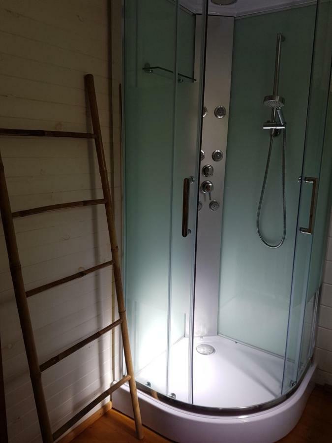 Bungalow Meuble Pres Du Lagon ลาซาลีน เลอแบ็ง ภายนอก รูปภาพ